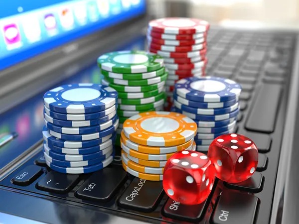 Lightning Dice live dealer studio with three dice rolling and betting interface